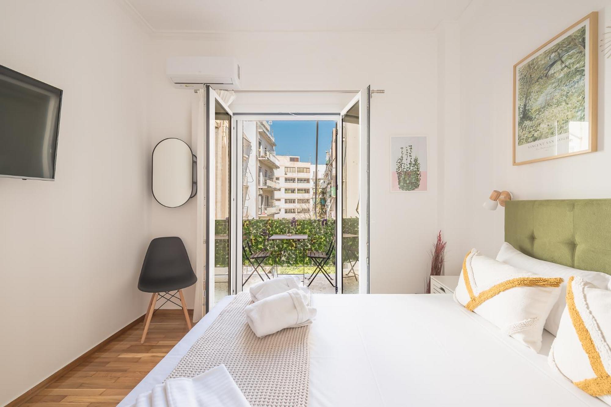 Apartment The Business By Cloudkeys